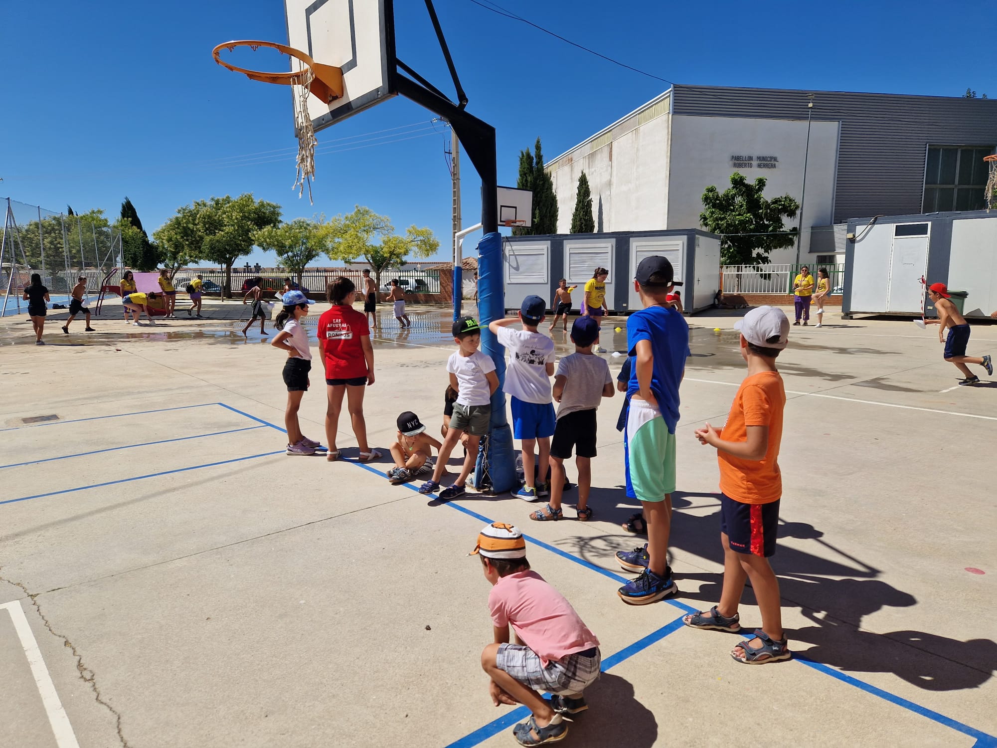 Carretones, paella y una gymkana protagonizan el domingo de fiestas en Doñinos