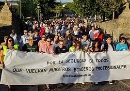 Un momento de la manifestación por las calles de Ciudad Rodrigo.