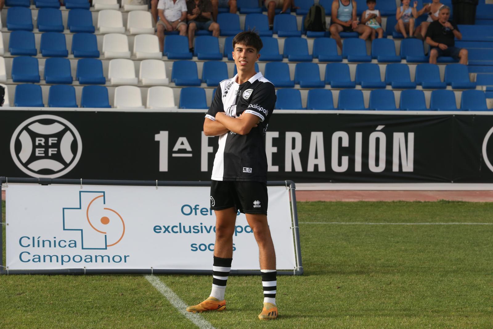 Unionistas vence en el Memorial UDS y presenta a la plantilla ante su afición