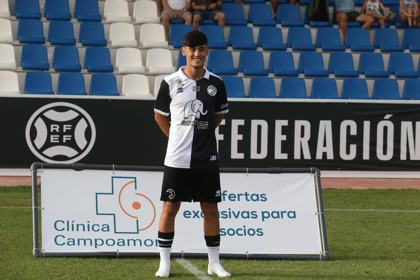 Unionistas vence en el Memorial UDS y presenta a la plantilla ante su afición