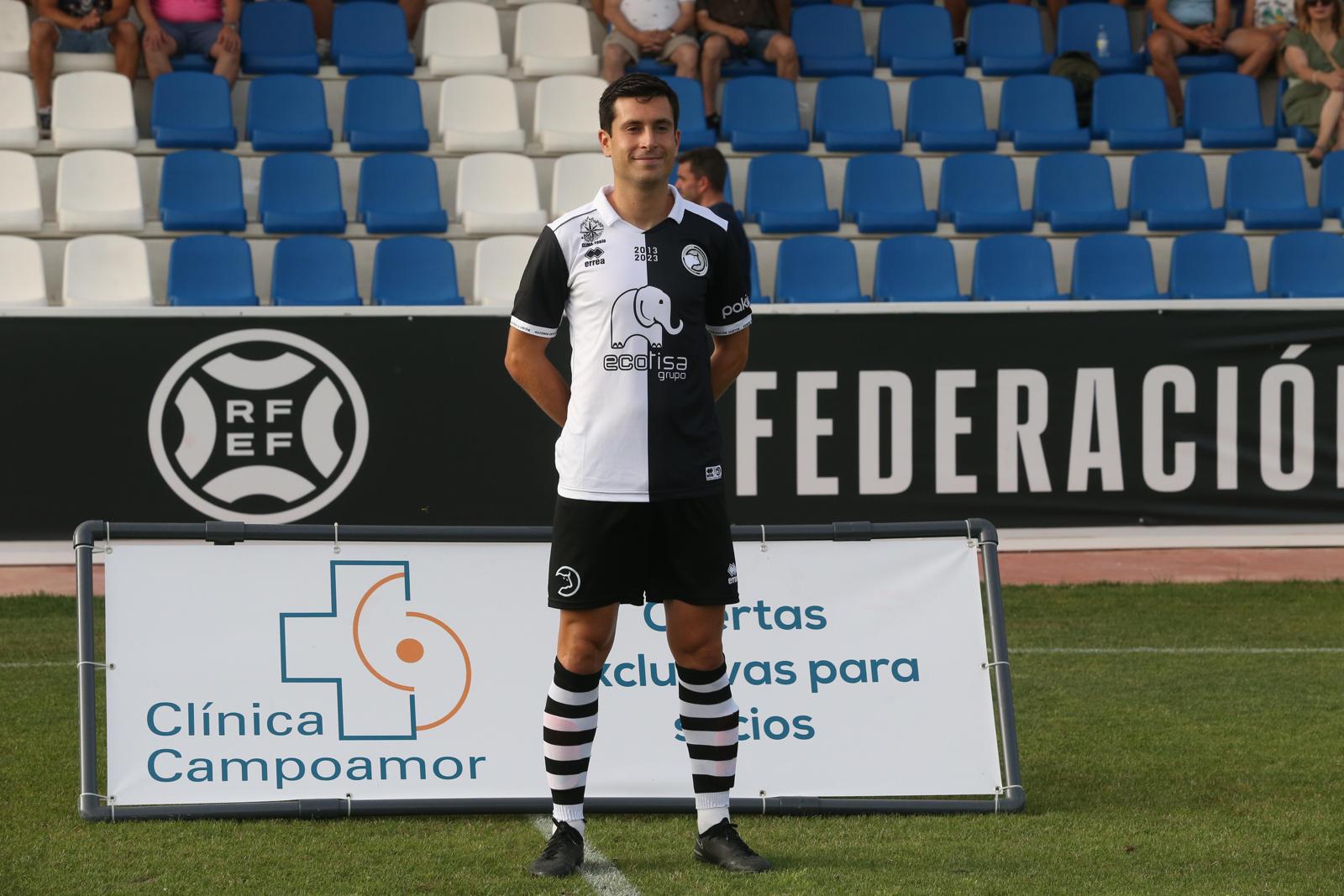 Unionistas vence en el Memorial UDS y presenta a la plantilla ante su afición