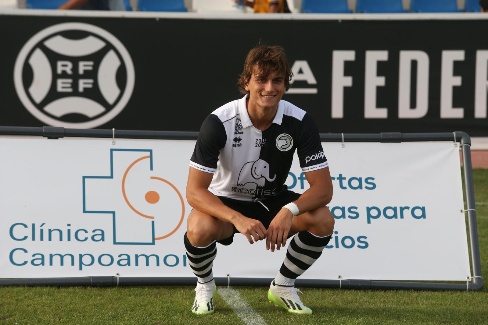 Unionistas vence en el Memorial UDS y presenta a la plantilla ante su afición