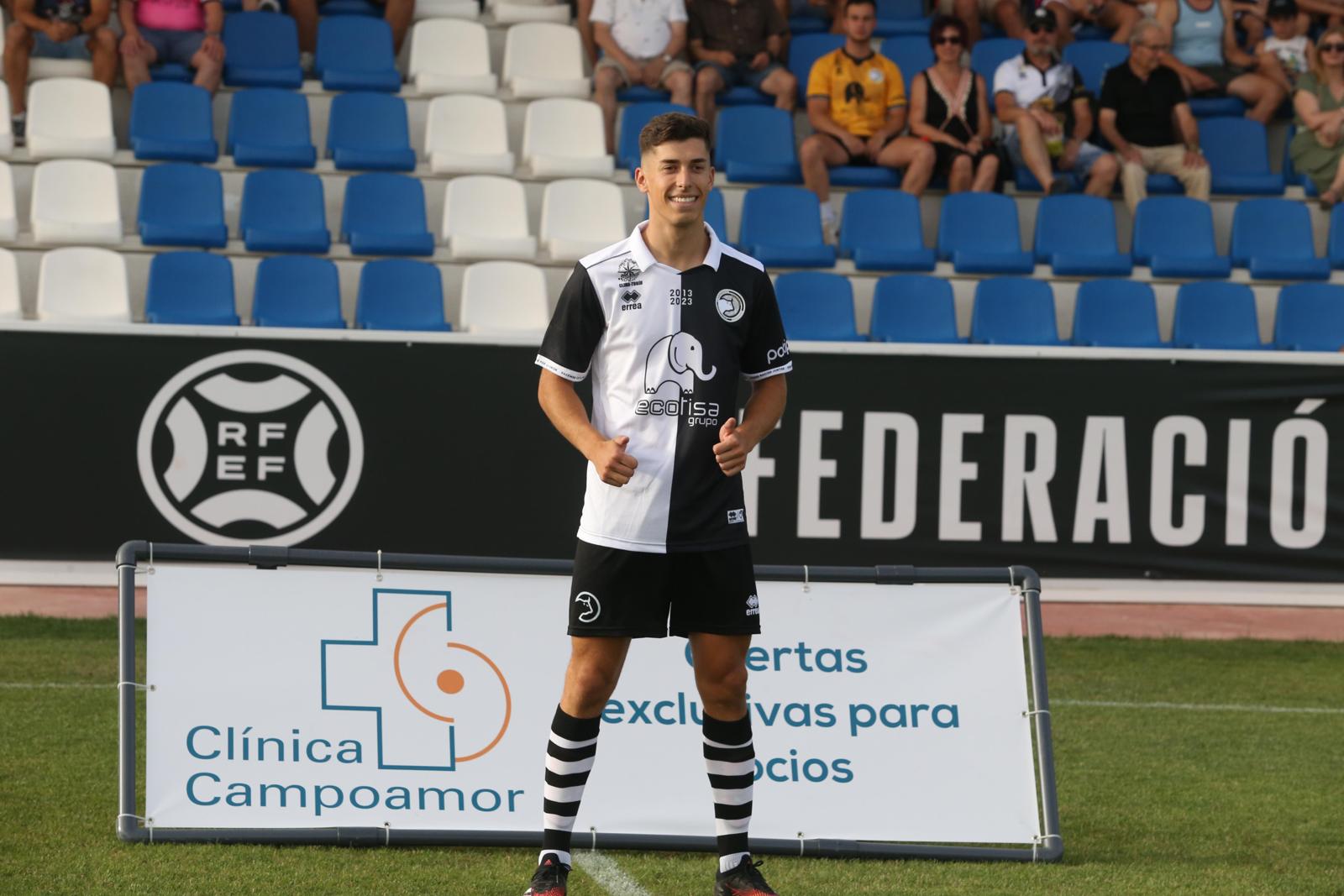 Unionistas vence en el Memorial UDS y presenta a la plantilla ante su afición