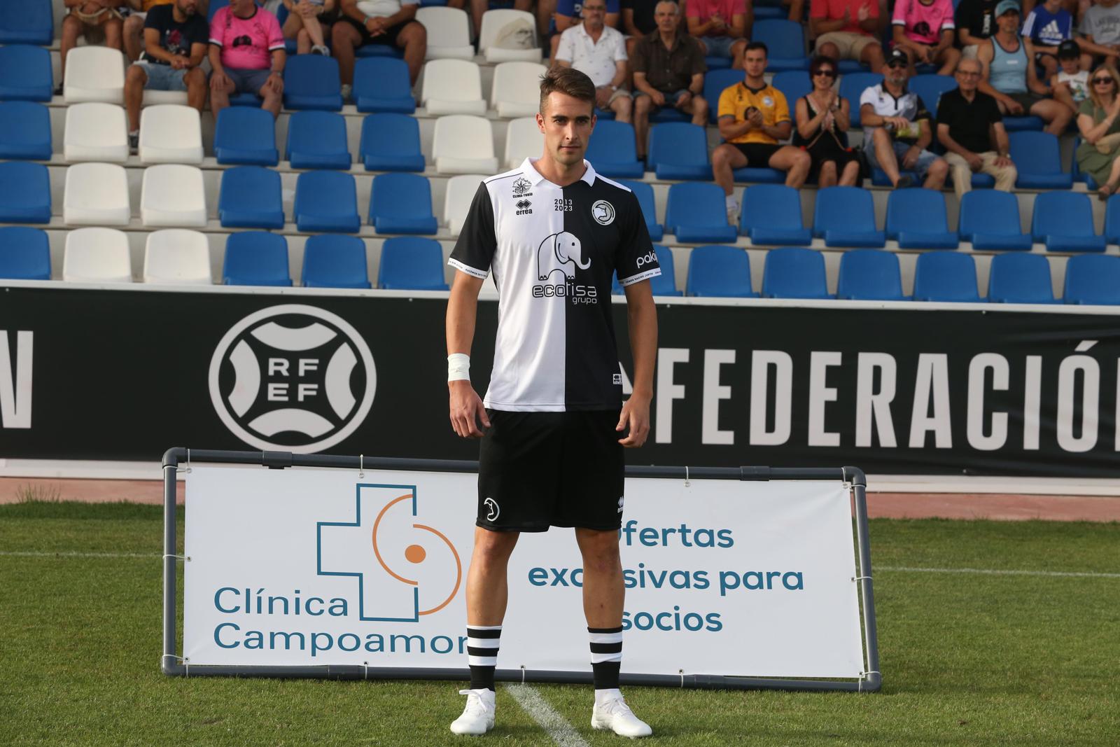 Unionistas vence en el Memorial UDS y presenta a la plantilla ante su afición