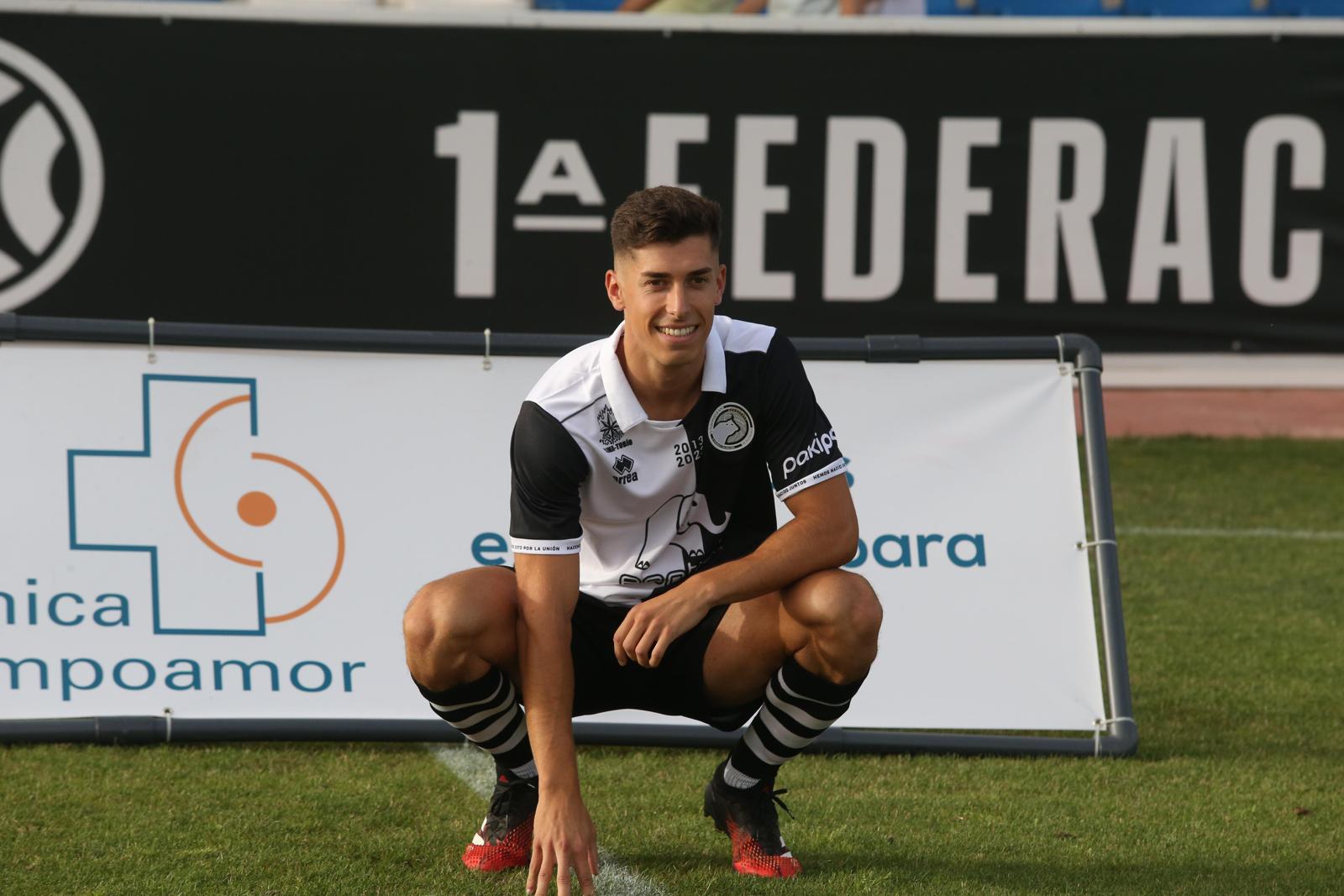 Unionistas vence en el Memorial UDS y presenta a la plantilla ante su afición