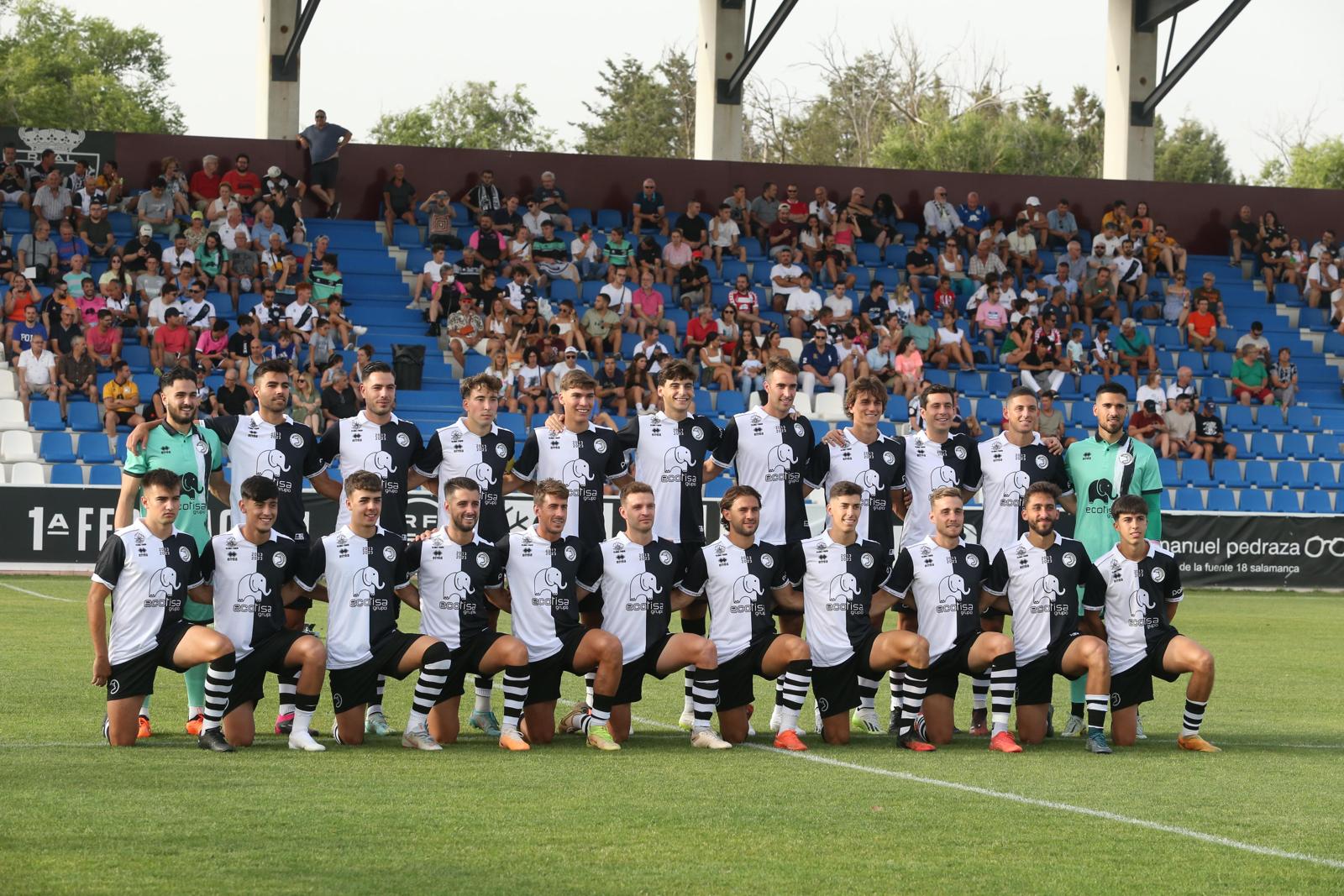 Unionistas vence en el Memorial UDS y presenta a la plantilla ante su afición