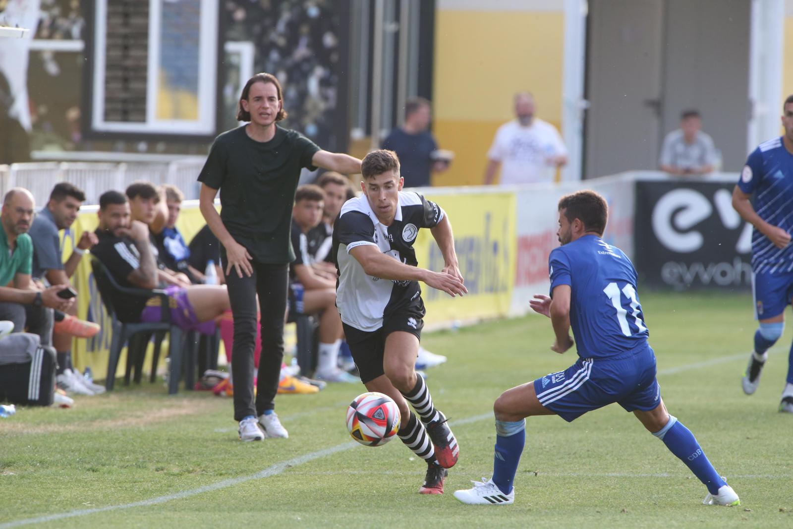 Unionistas vence en el Memorial UDS y presenta a la plantilla ante su afición