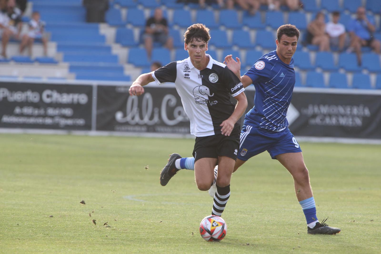 Unionistas vence en el Memorial UDS y presenta a la plantilla ante su afición