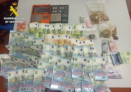 Dos detenidos en Navasfrías por tráfico de drogas portaban 2.190 euros y 1.750 pesos mexicanos