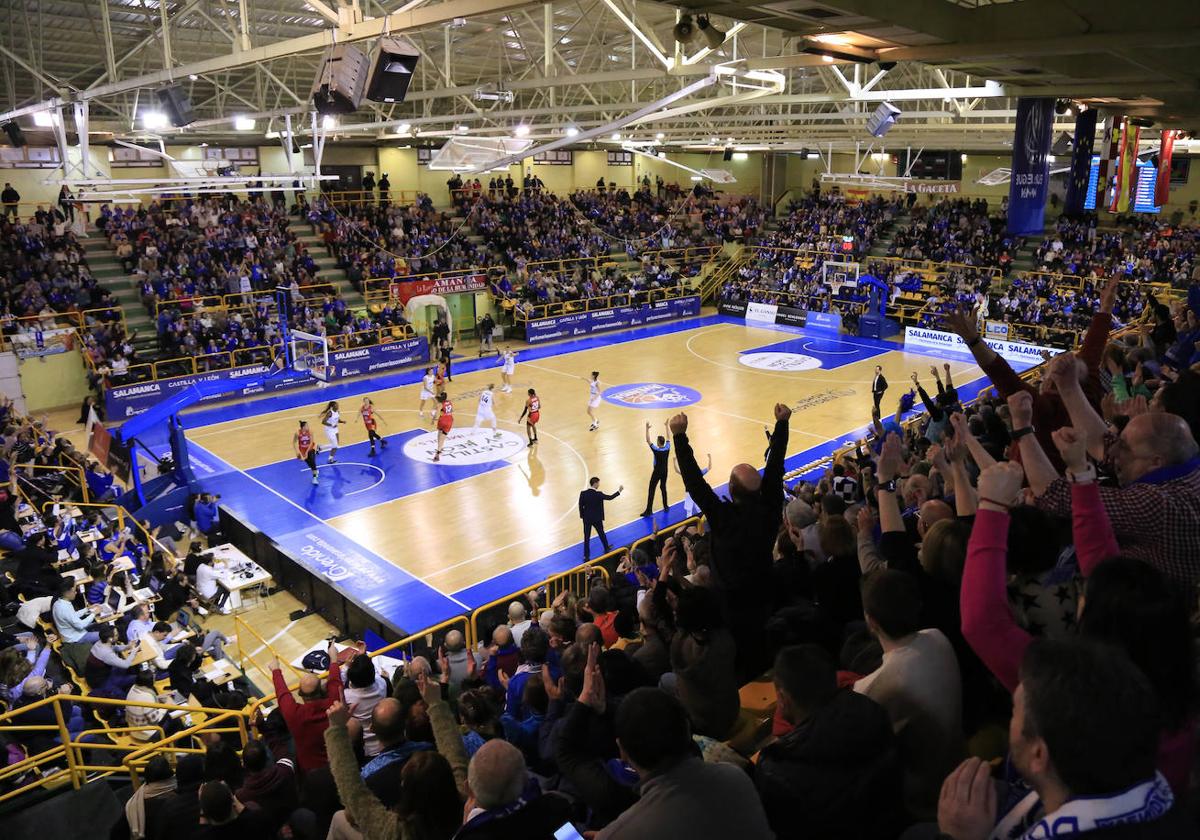 Partido de Euroliga en el pabellón de Würzburg contra el Bàsquet Girona durante la campaña 2022-2023.