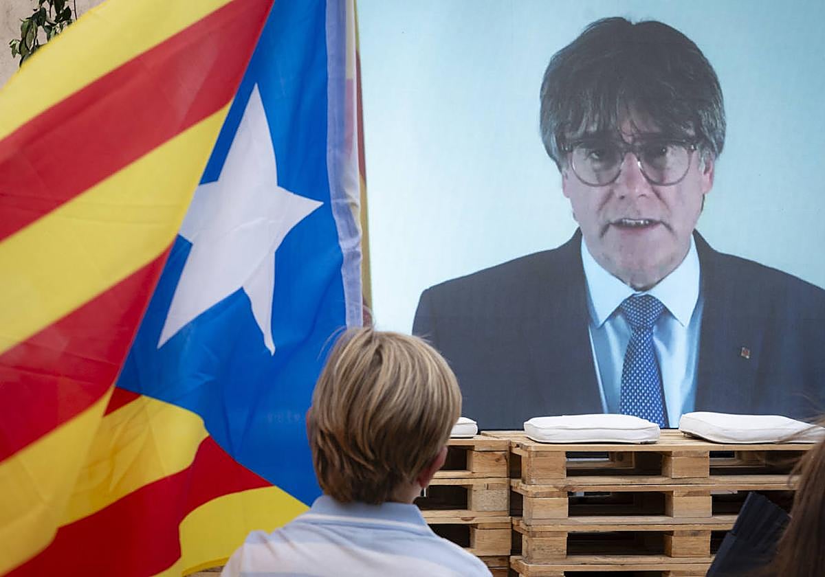 Puigdemont, en una intervención vía pantalla.