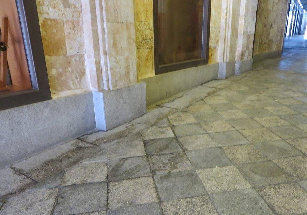 Meadas en el pasaje de la Plaza Mayor donde está el 'after'