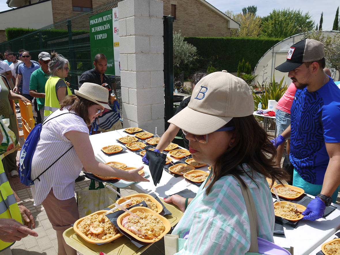 Paella popular en Carbajosa a la espera del día de San Roque