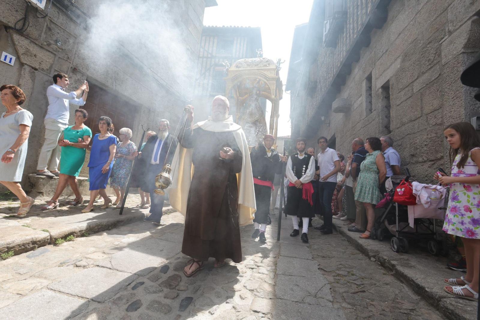 Un alberca abarrotada revive la tradición del Diagosto