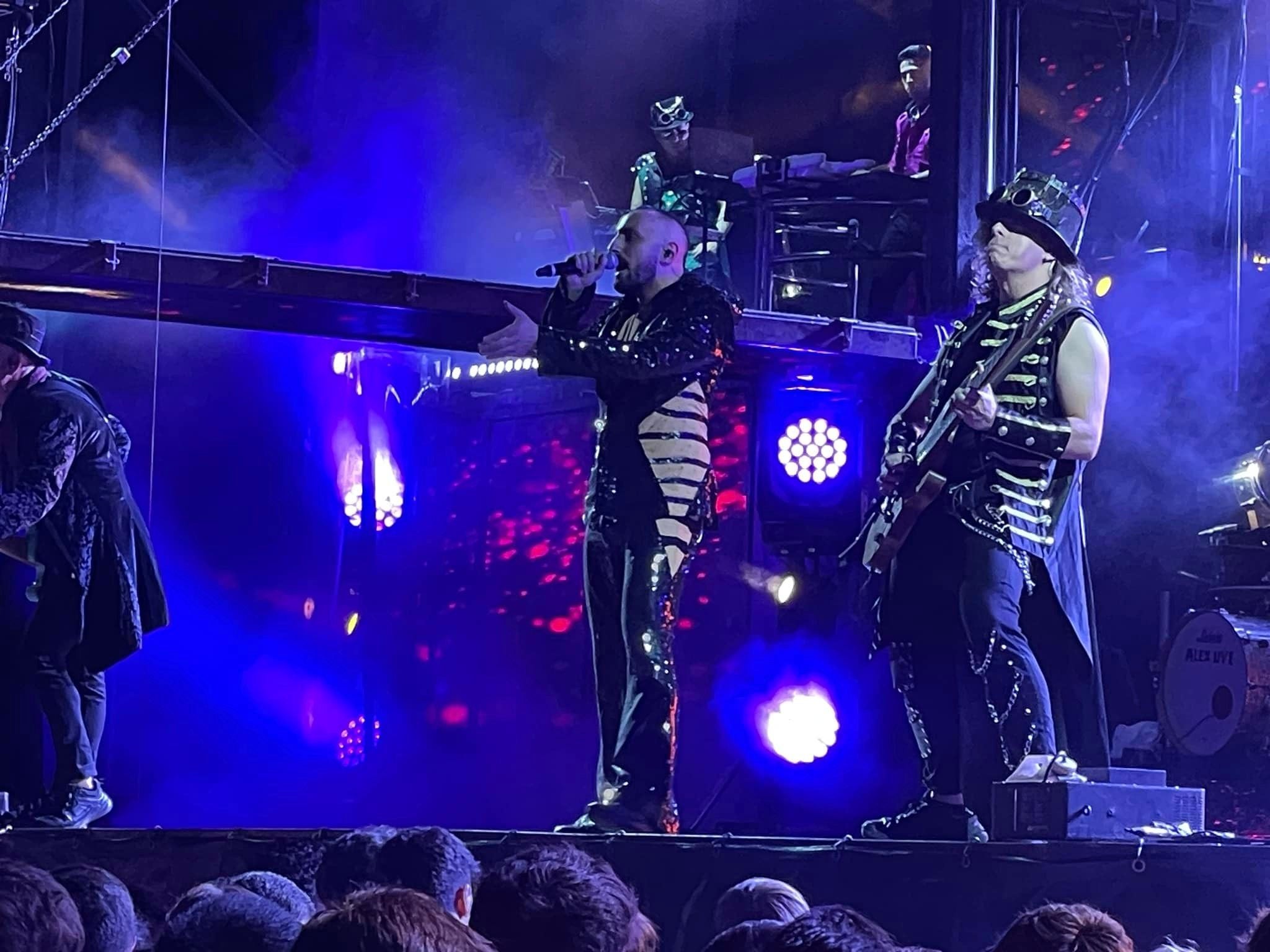 La orquesta Panorama vuelve a llenar y triunfar en Guijuelo