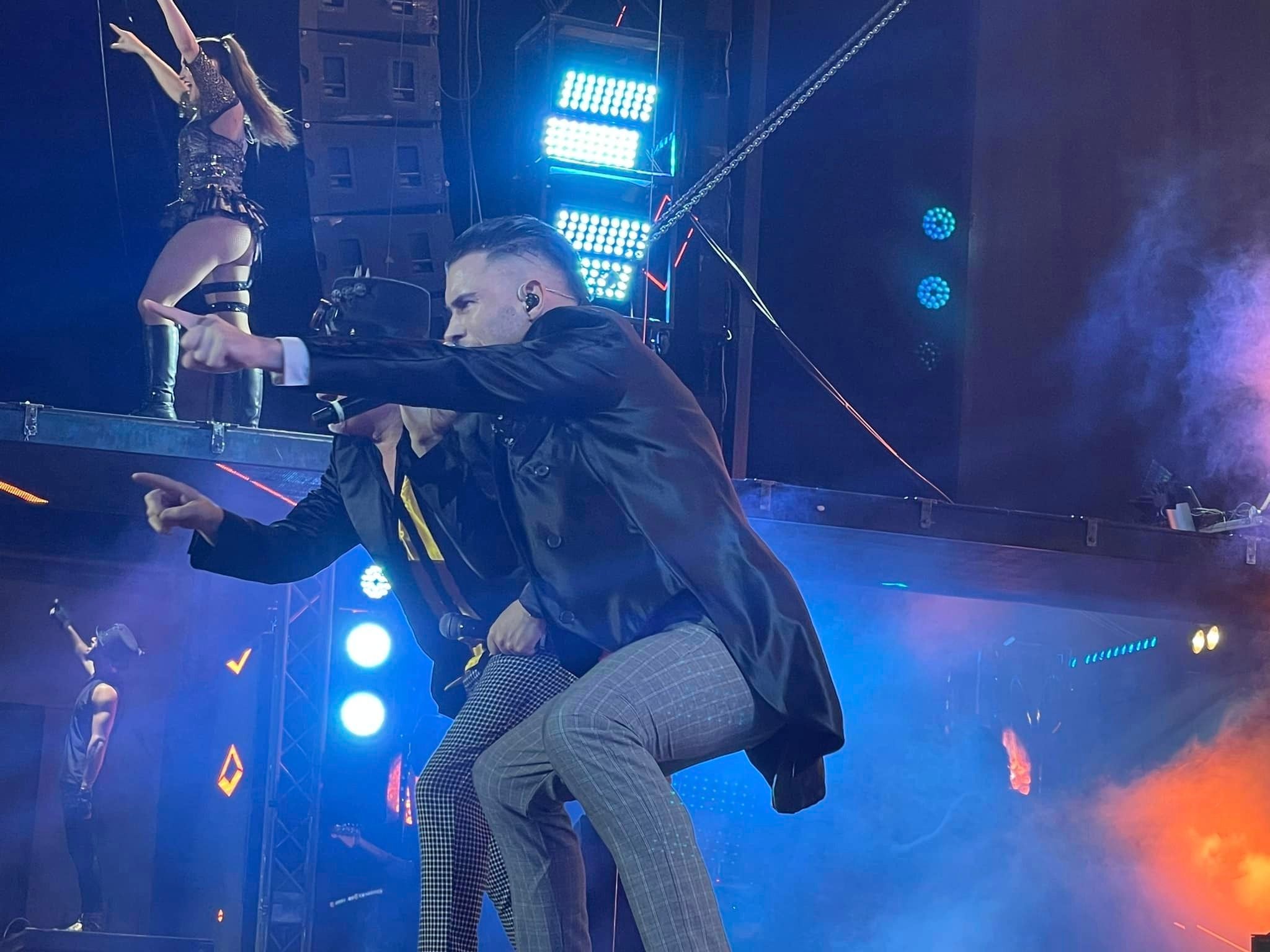 La orquesta Panorama vuelve a llenar y triunfar en Guijuelo