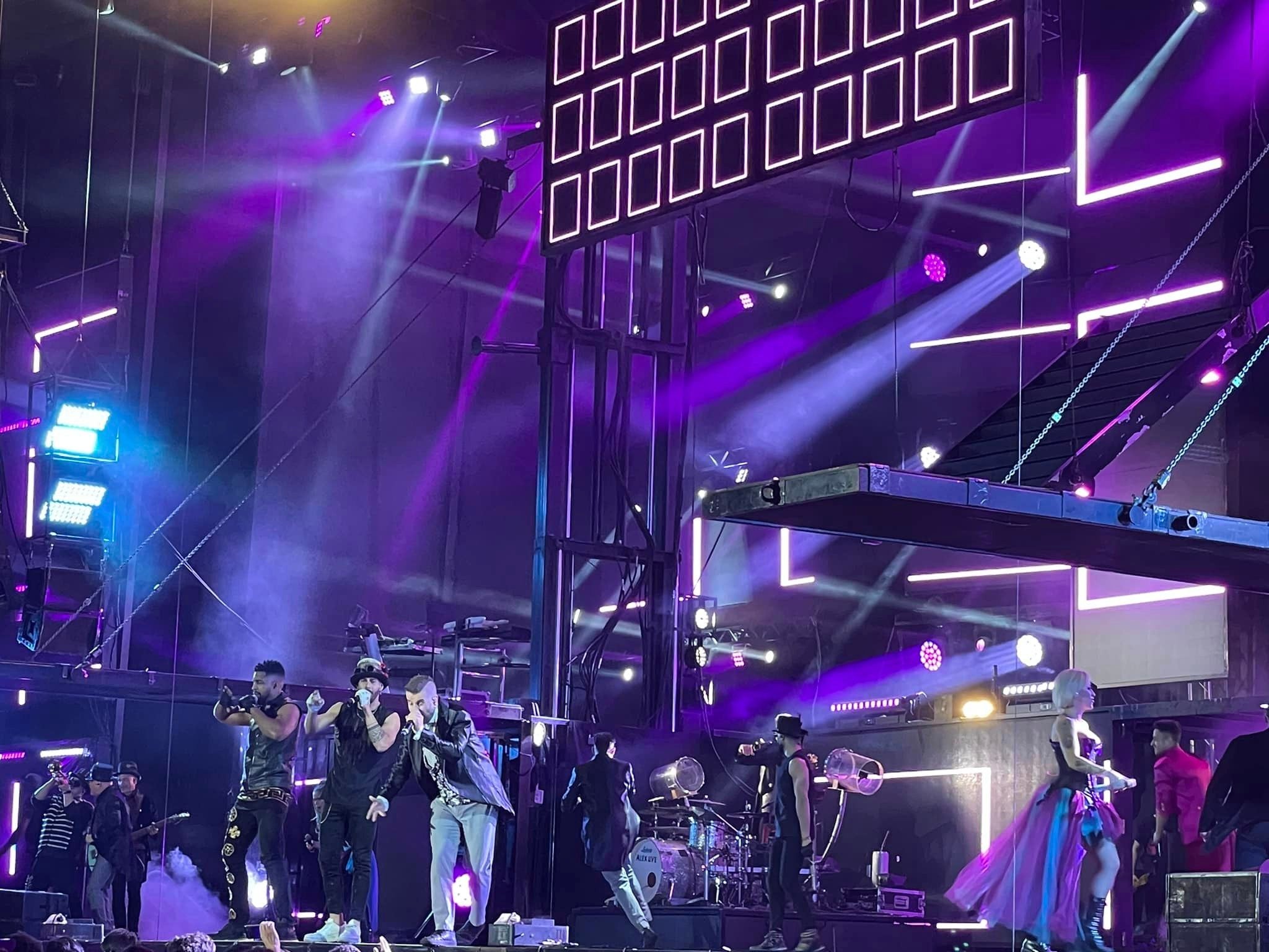 La orquesta Panorama vuelve a llenar y triunfar en Guijuelo