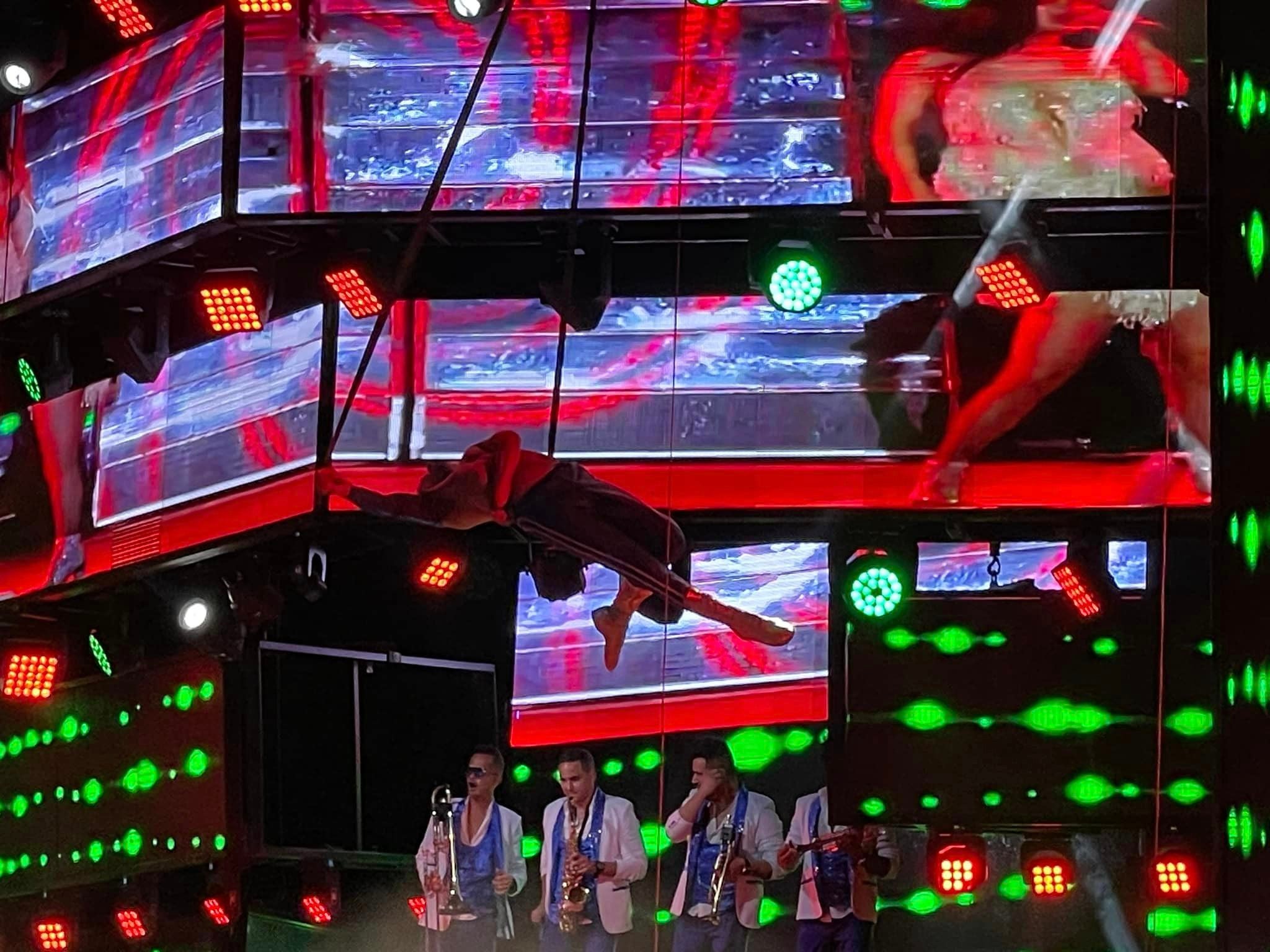 La orquesta Paris de Noia pone el colofón a las Ferias y Fiestas de Guijuelo