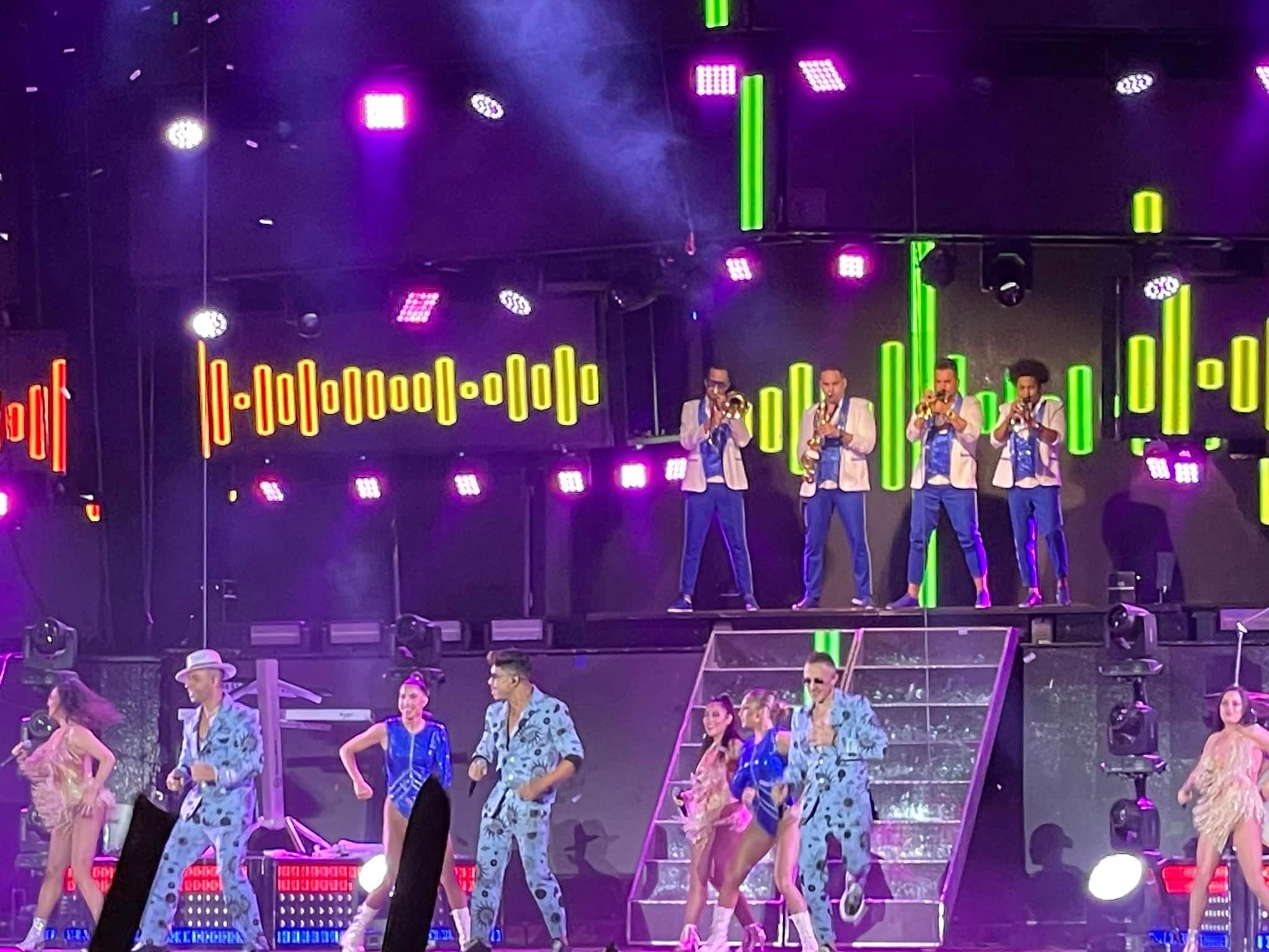 La orquesta Paris de Noia pone el colofón a las Ferias y Fiestas de Guijuelo