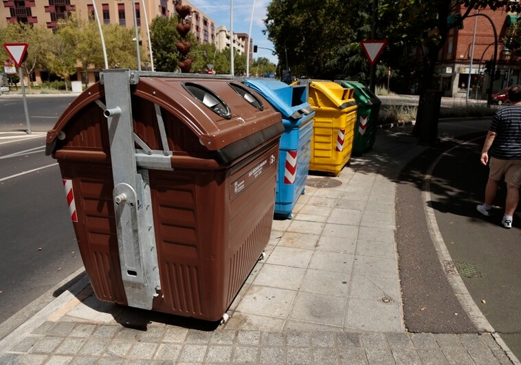 Salamanca cuenta solo con un centenar contenedores marrones tras un año desde el inicio de su implantación