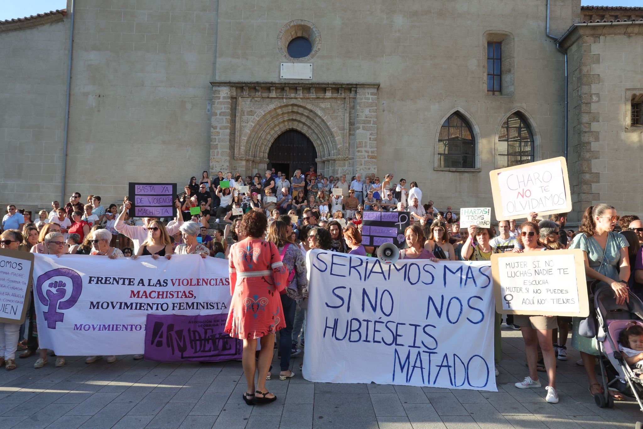La Plaza Mayor de Béjar clama contra la violencia de género
