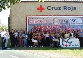 La plantilla sopló las velas de una tarta en la sede de Salamanca.