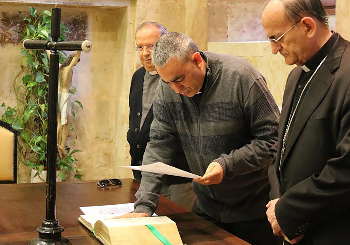 Policarpo Díaz toma posesión de su cargo como nuevo vicario de pastoral