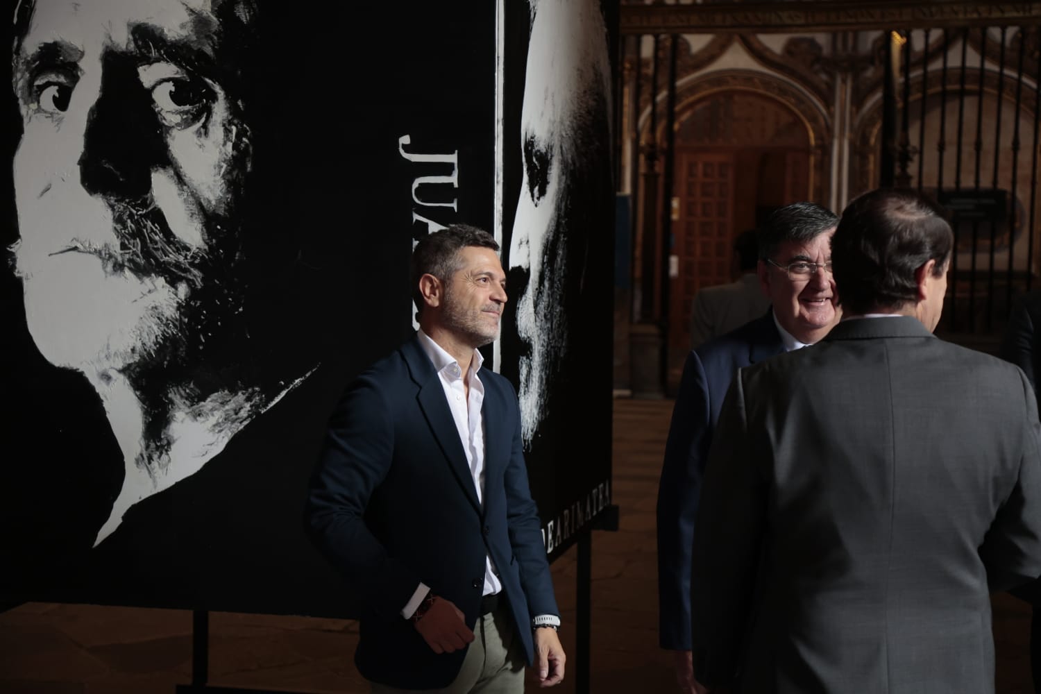 Lo cotidiano y lo divino en la exposición del retratista Ángel Luis Iglesias