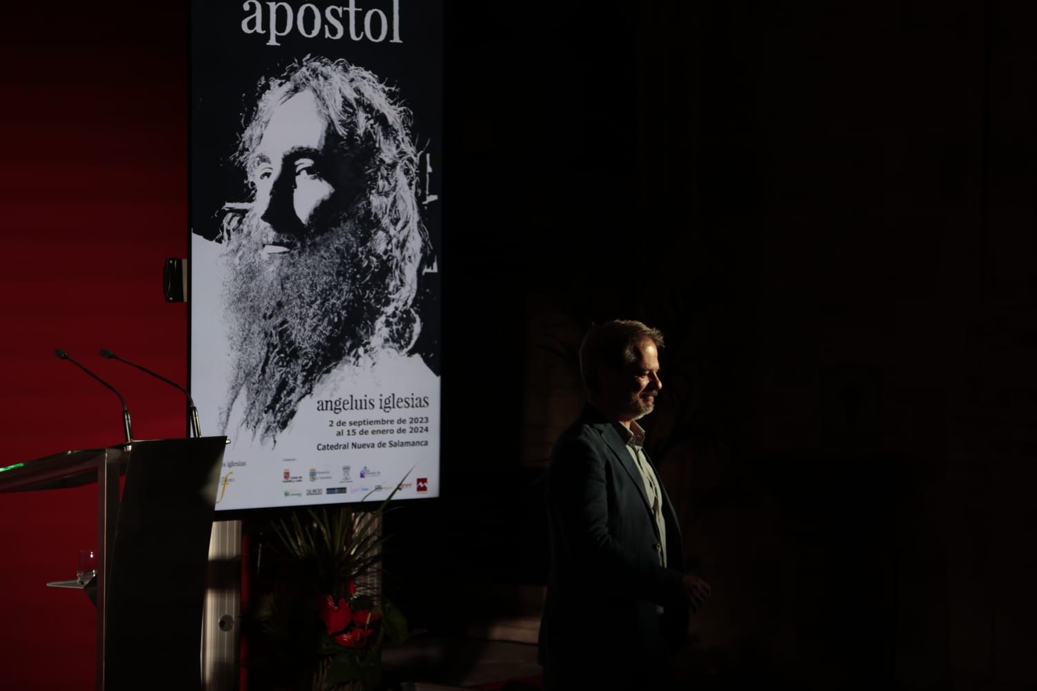 Lo cotidiano y lo divino en la exposición del retratista Ángel Luis Iglesias