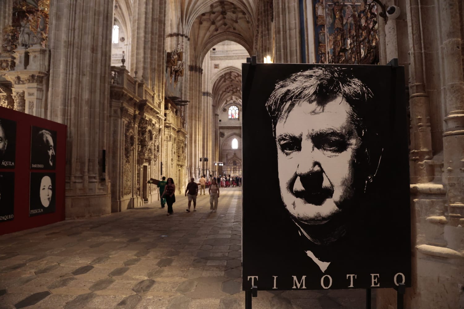 Lo cotidiano y lo divino en la exposición del retratista Ángel Luis Iglesias