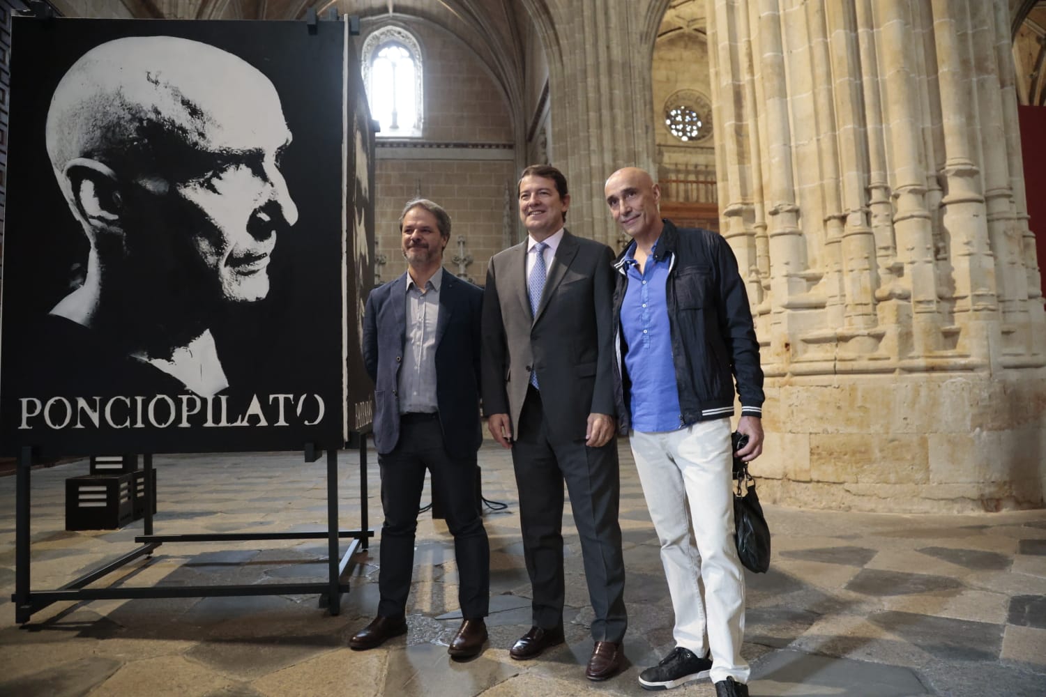 Lo cotidiano y lo divino en la exposición del retratista Ángel Luis Iglesias