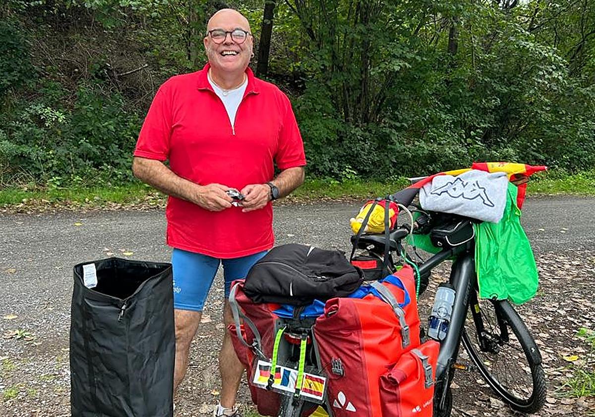 Celebra su jubilación pedaleando 1.906 kilómetros de Alemania hasta Ledrada