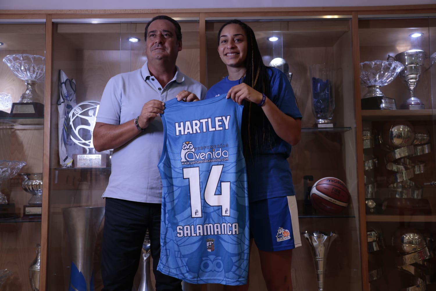 Bria Hartley apuesta por el azul del CB Avenida