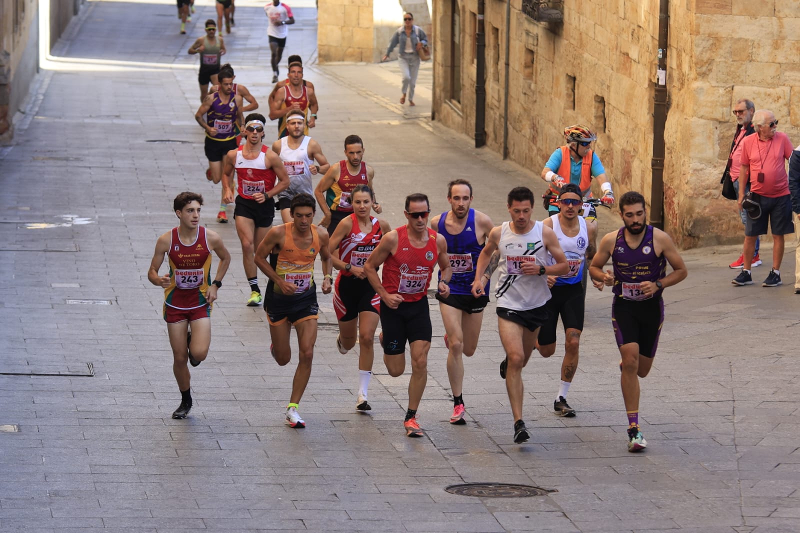 Carlos Gallego y Gema Martin ganan la carrera contra la Violencia de Género