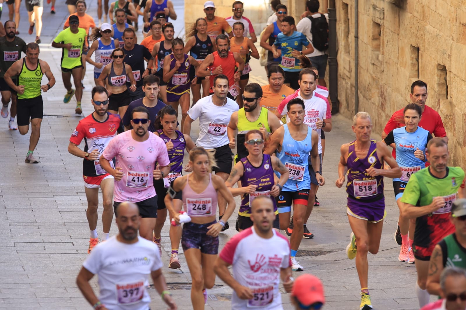 Carlos Gallego y Gema Martin ganan la carrera contra la Violencia de Género