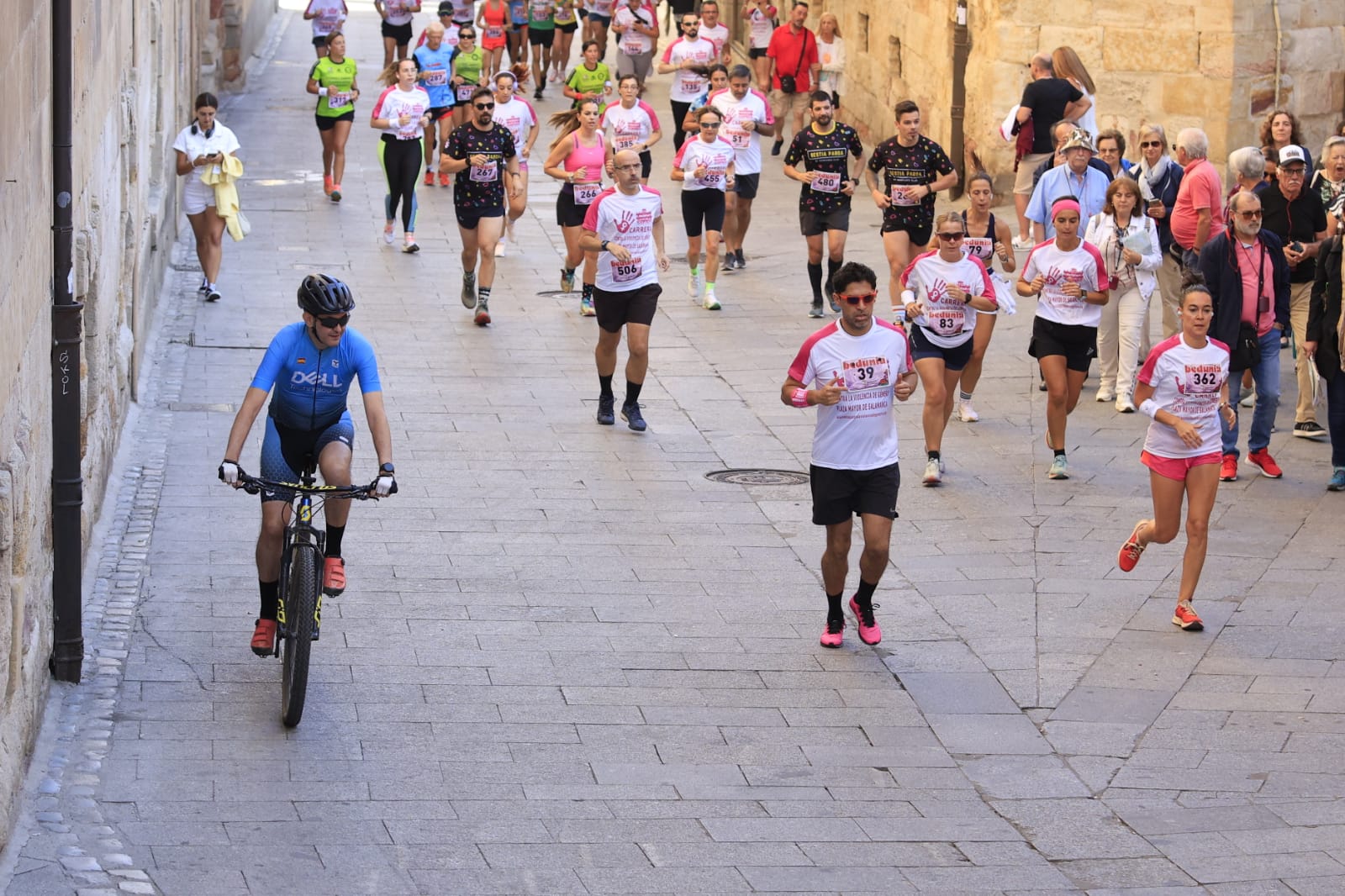 Carlos Gallego y Gema Martin ganan la carrera contra la Violencia de Género