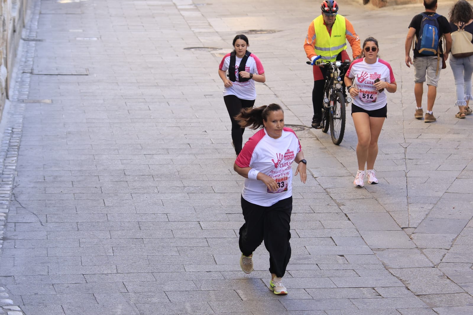 Carlos Gallego y Gema Martin ganan la carrera contra la Violencia de Género