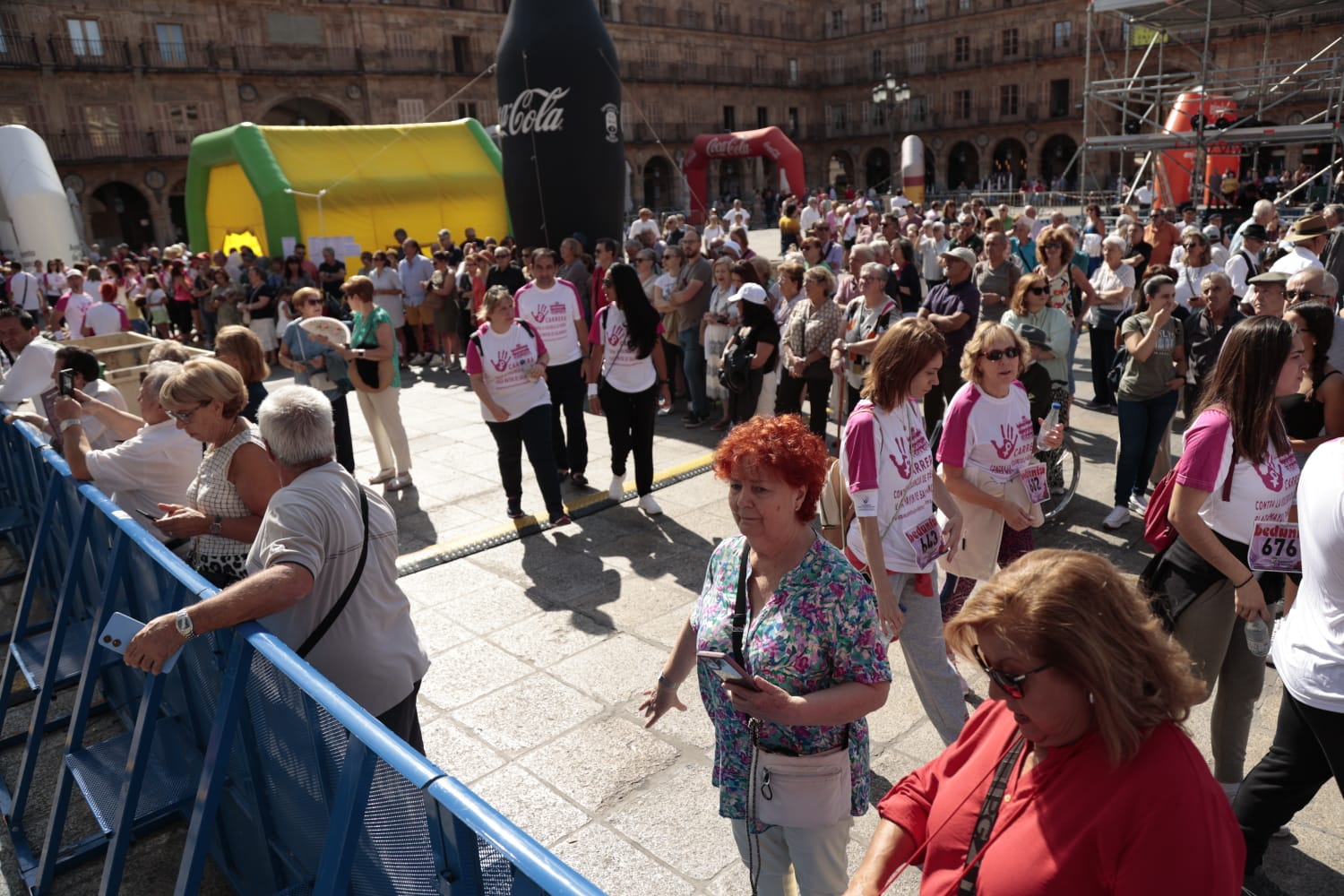 Ajetreado Día del Tamborilero en la Plaza Mayor