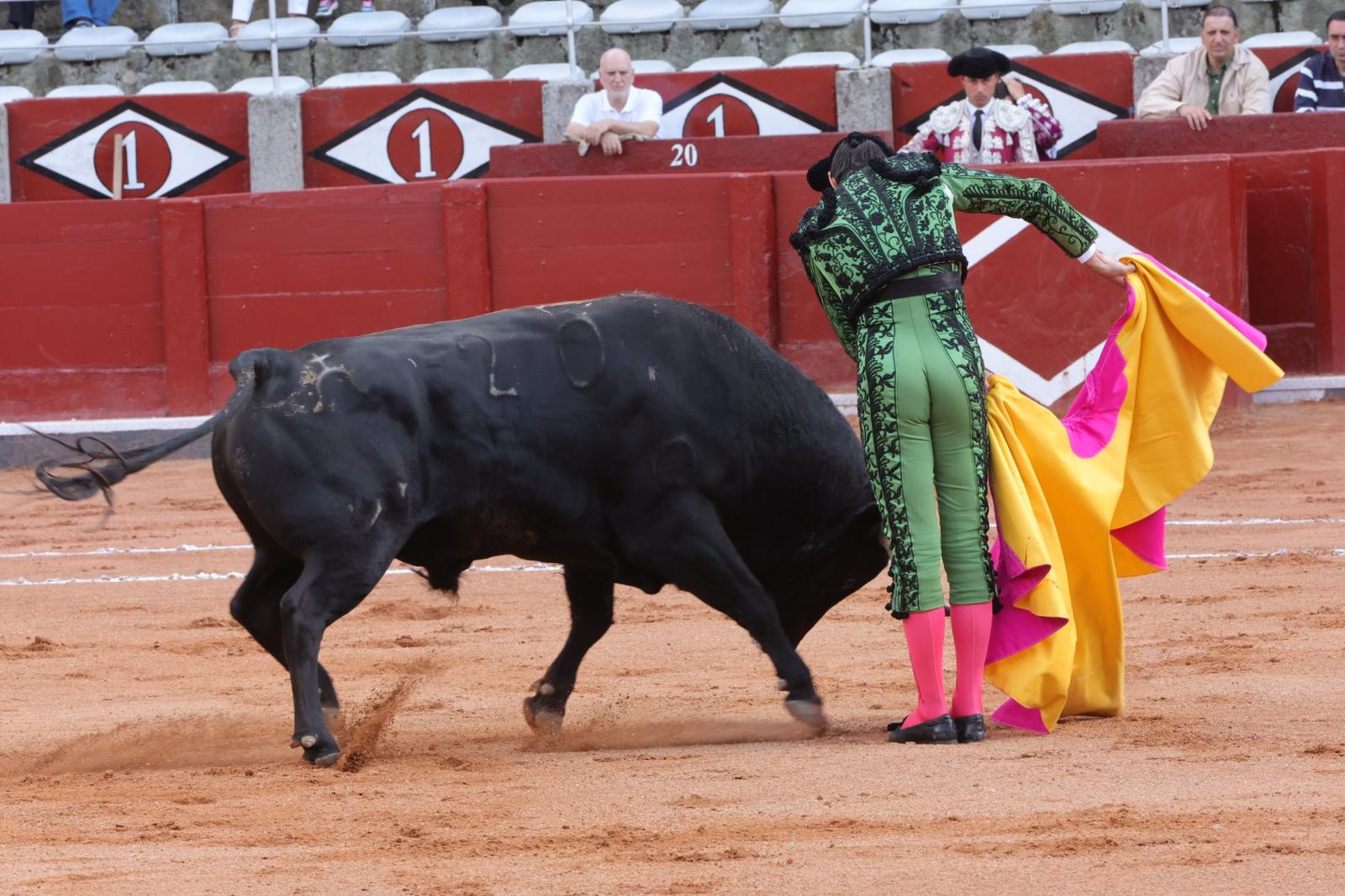 Segunda de abono de la feria con otra puerta grande