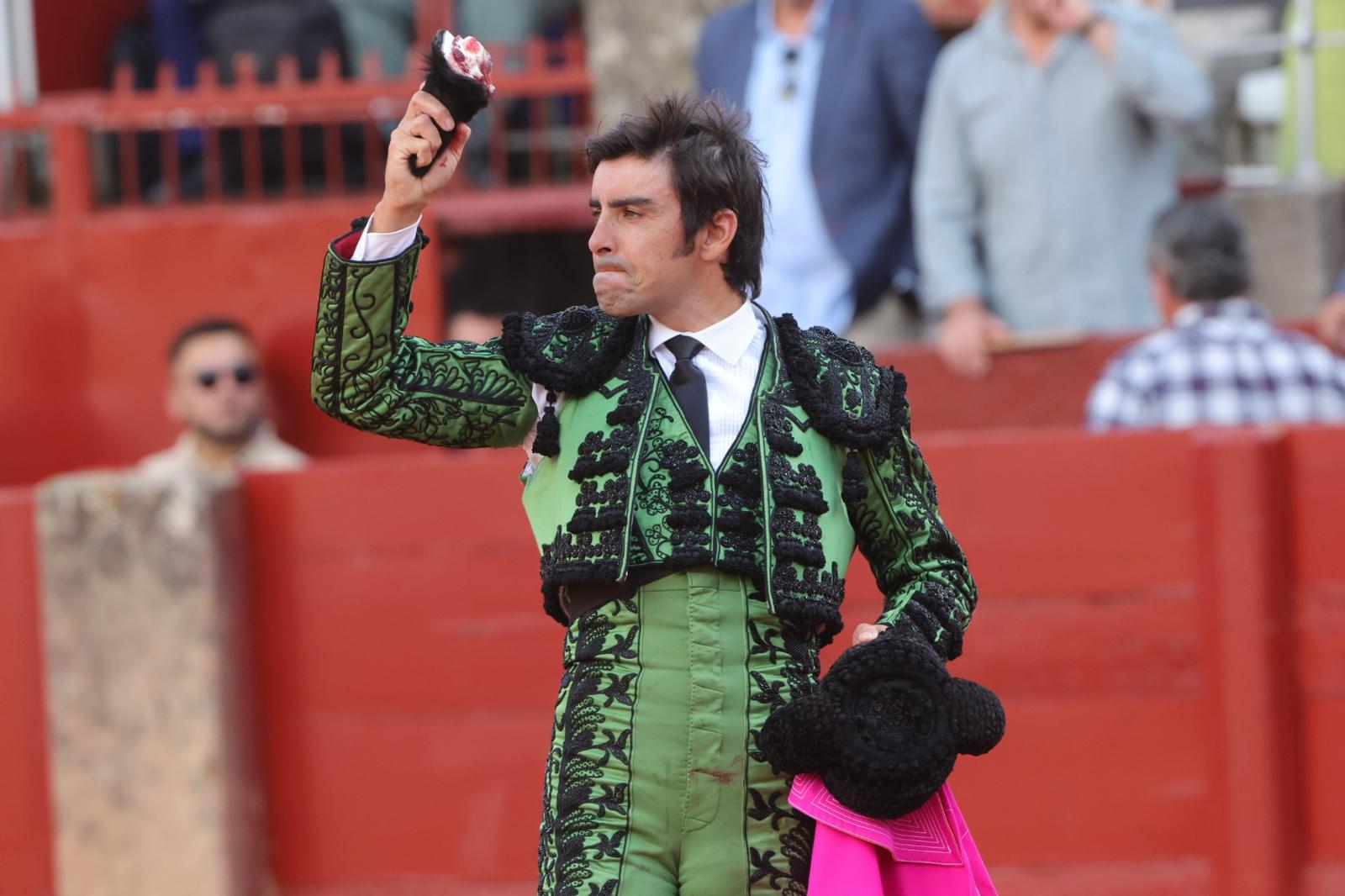 Segunda de abono de la feria con otra puerta grande