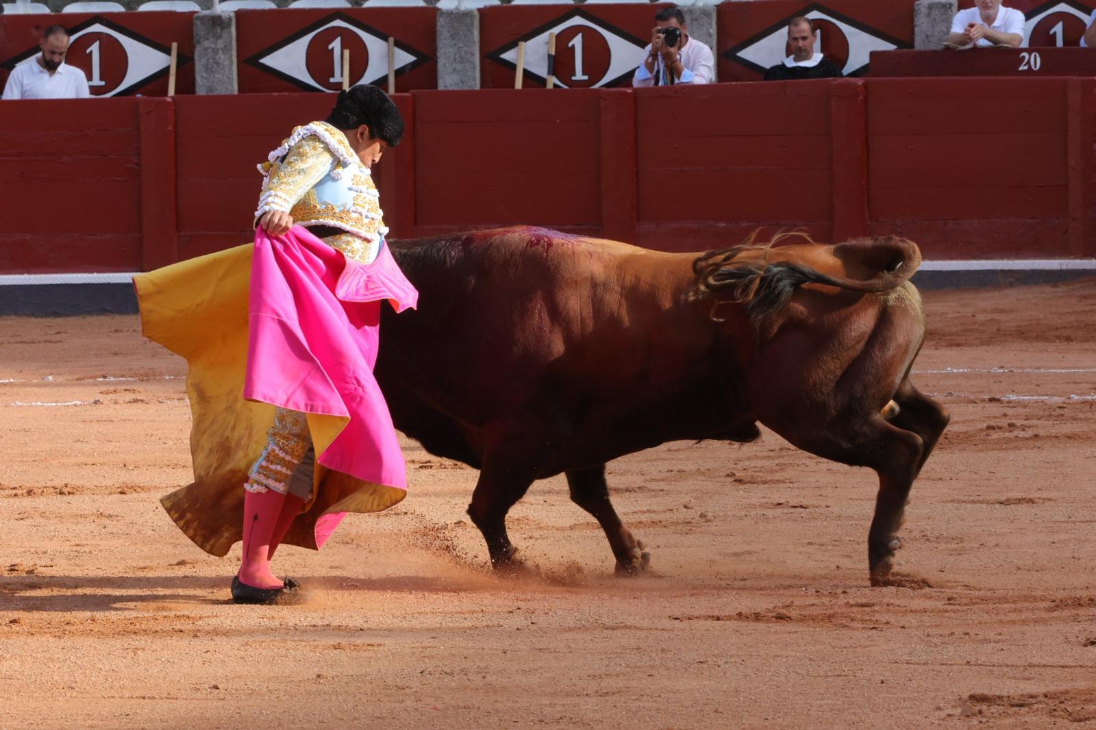Segunda de abono de la feria con otra puerta grande
