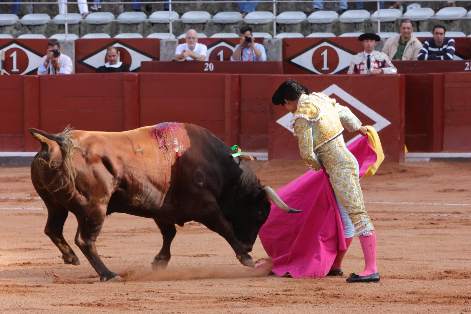 Segunda de abono de la feria con otra puerta grande