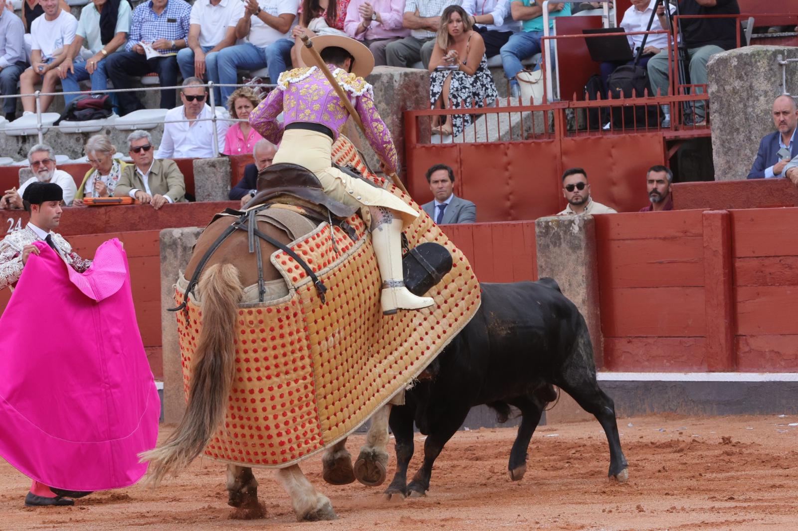 Segunda de abono de la feria con otra puerta grande