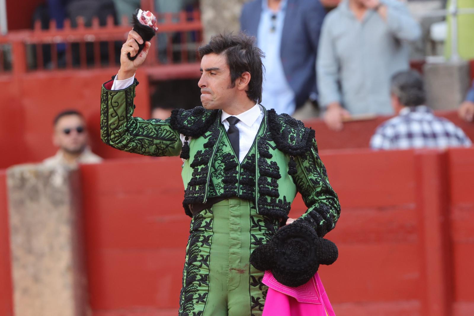 Segunda de abono de la feria con otra puerta grande