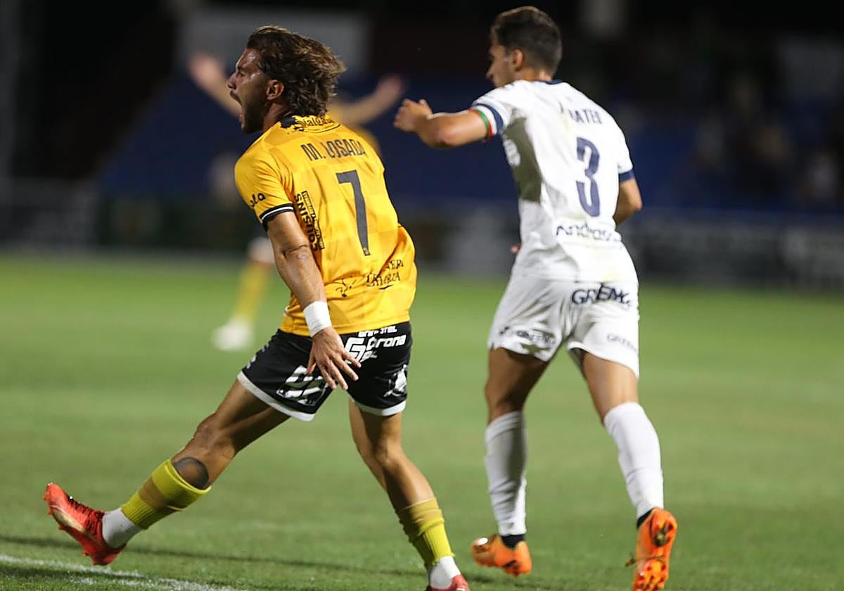 Losada lamenta una acción en el partido ante el Sestao de la primera jornada.