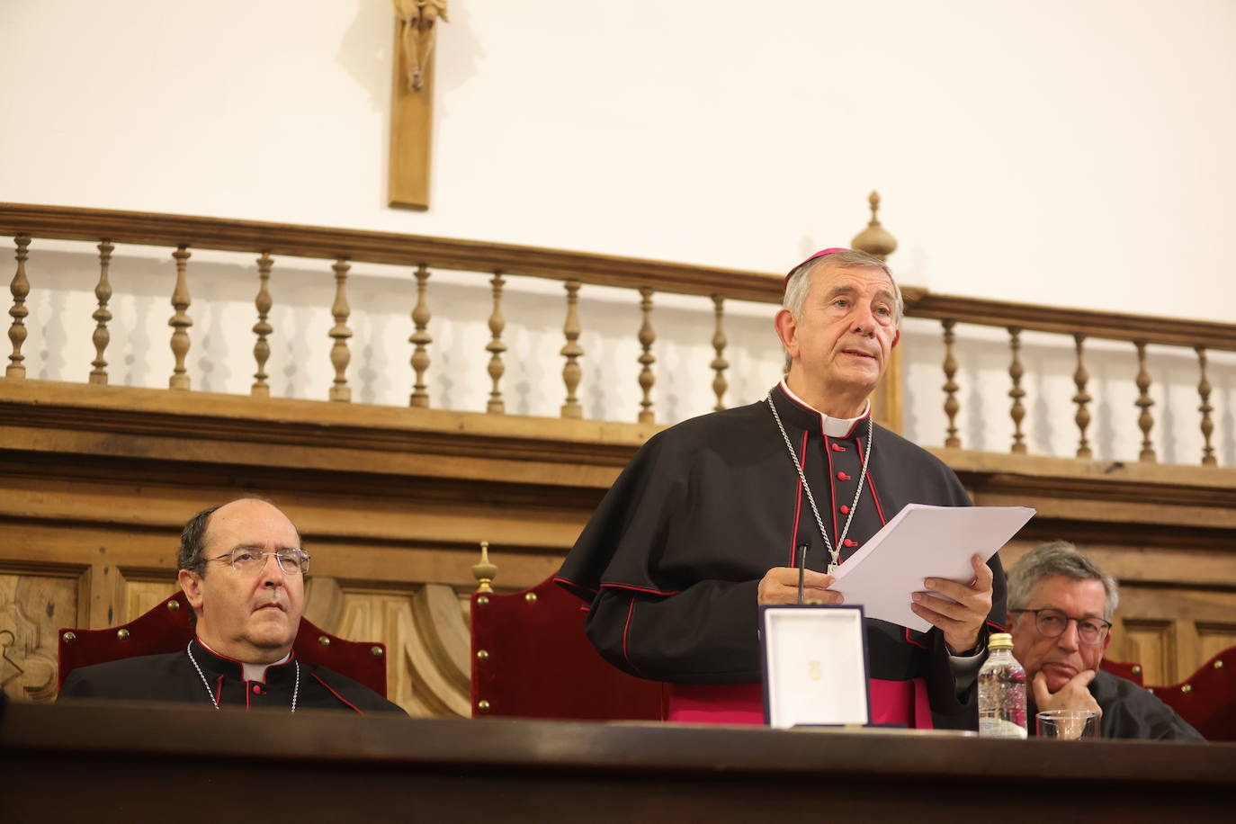 Santiago García-Jalón toma posesión como rector de la UPSA