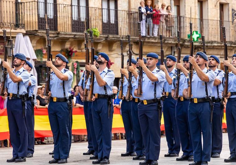 De Arapiles a Ciudad Rodrigo, la Guardia Real sigue deleitando por Salamanca