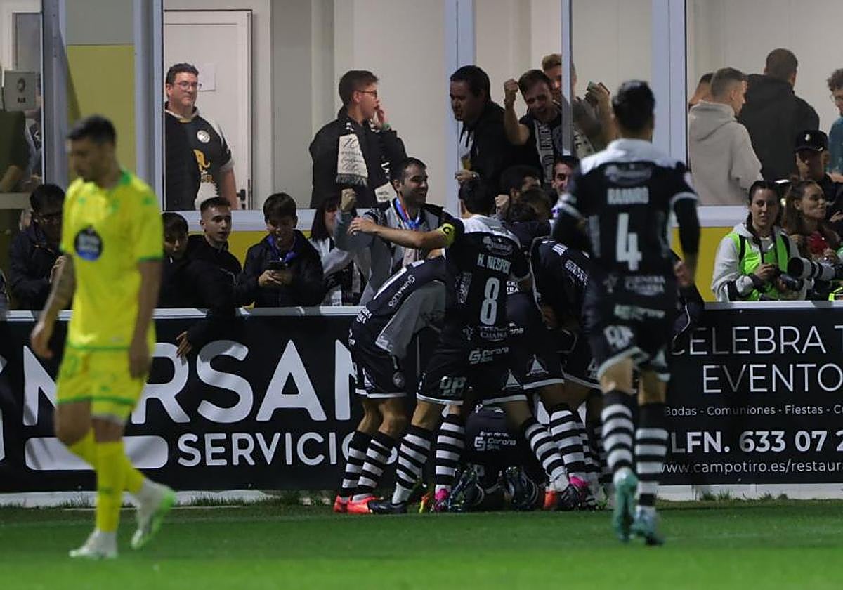 Puntazo de Unionistas ante el histórico Deportivo