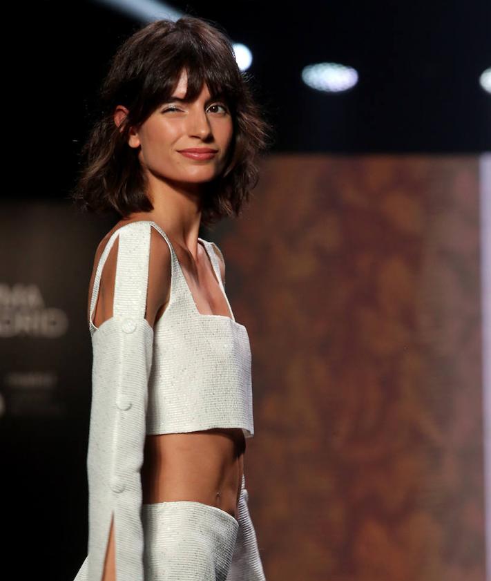 Imagen secundaria 2 - Fely Campo despliega su &#039;Zigurat&#039; en la Madrid Fashion Week