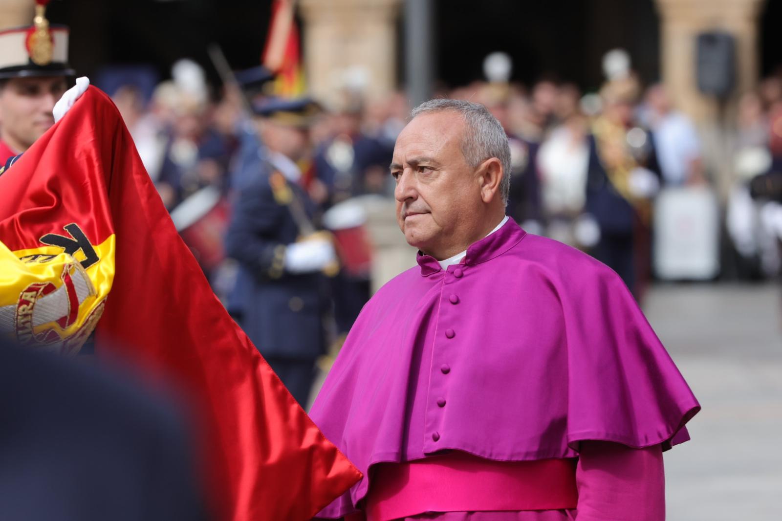 Solemne jura de bandera en la Plaza Mayor de Salamanca con la Guardia Real